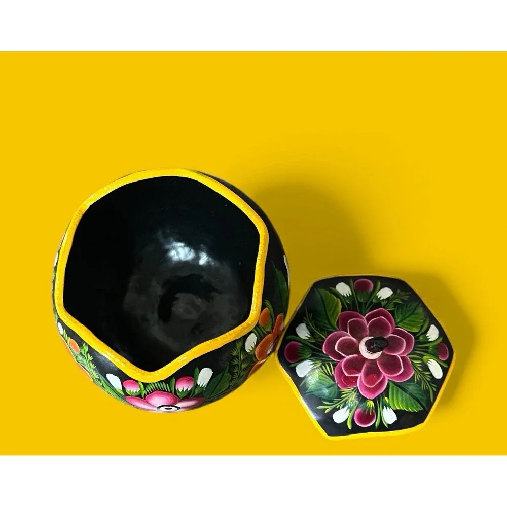 Gourd Trinket Box Bright‎ Hand Painted Handmade Floral Flowers Folk Art Mexican